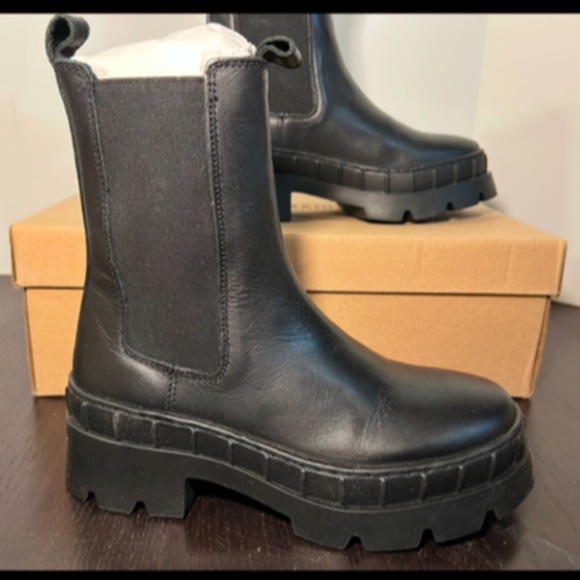 Steve Madden Barclay Leather Pull On Chunky Lug Chelsea Boots Black Size 6 - Picture 1 of 16